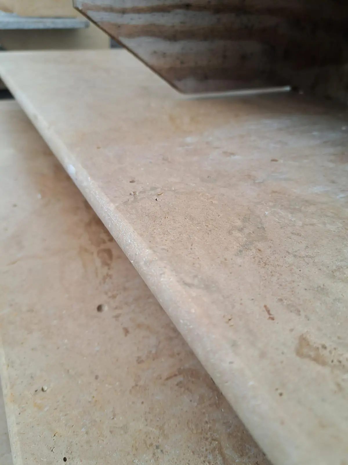 Trawertyn Parapet / Stopnica kamienna Classic Mix 135x33x3 Bullnose - obrazek 4