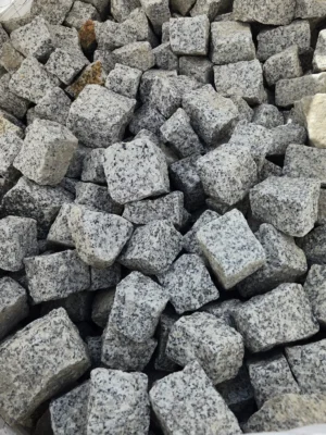 Kostka Granitowa 9/11 - Strzegomska