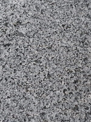 Stopnica granitowa Dark Grey New G654 płomieniowana 150x33x2 cm