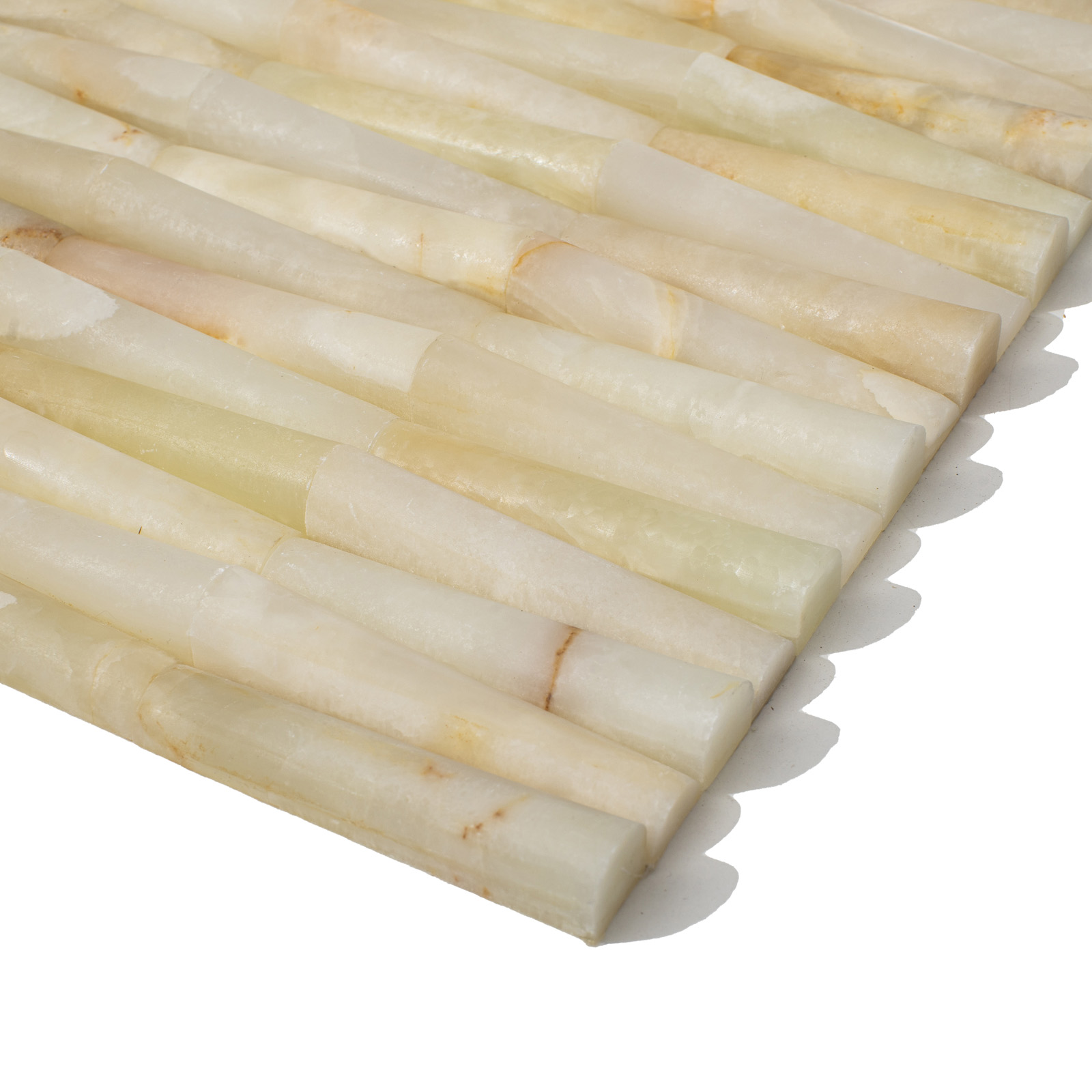 Mozaika onyksowa bamboo z Białego Onyksu, elementy wypukłe, grubość plastra 1,9 cm wykończenie satynowe - obrazek 2
