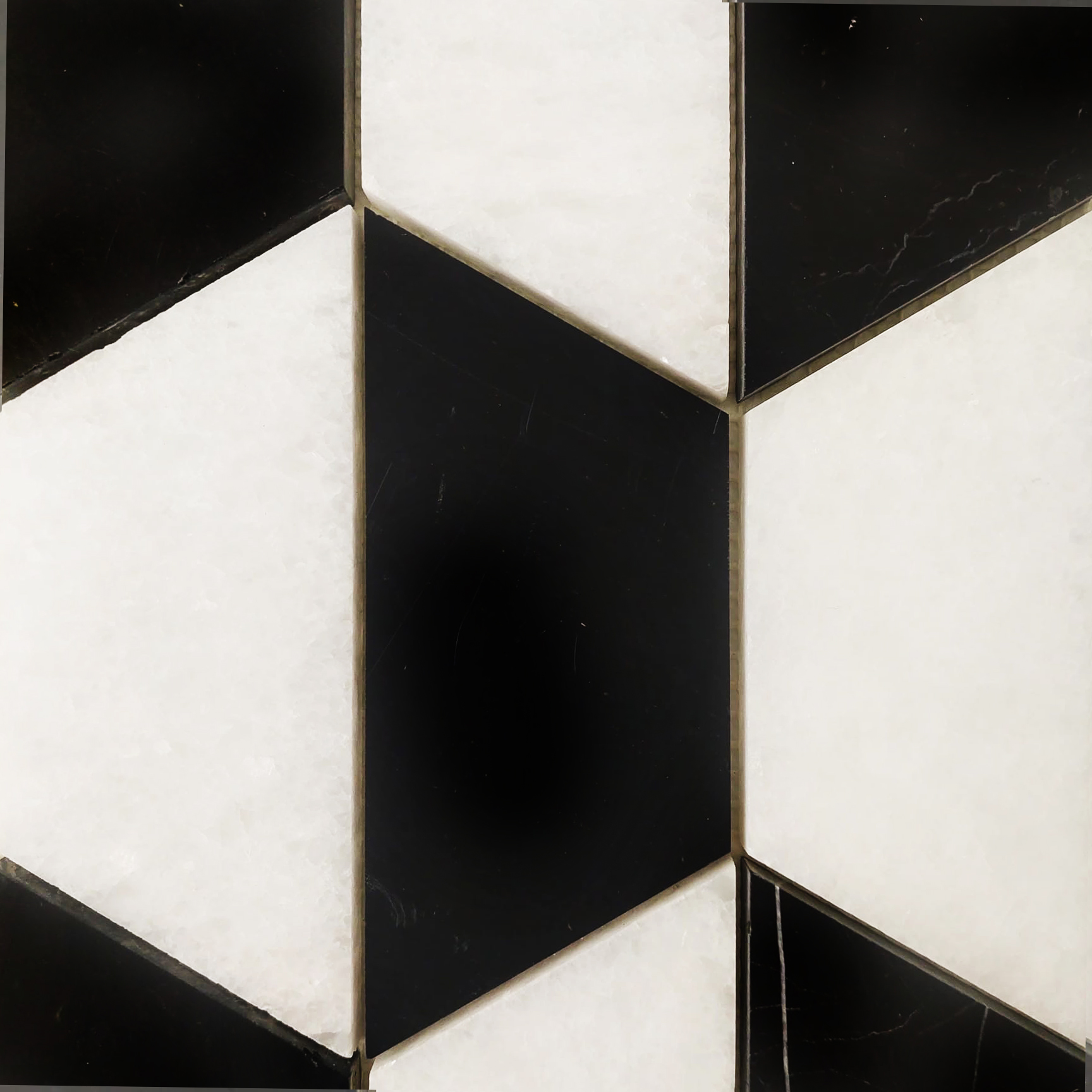 Mozaika marmurowa hexagon z białego marmuru Bianco Neve i czarnego Black Silk, grubość plastra 1 cm, wykończenie szlifowane - obrazek 4