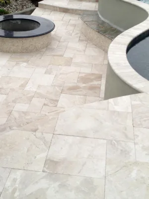 Płytki Marmur Queen Beige bębnowany komplet 0,742 m2